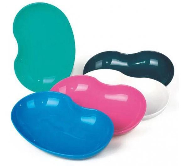 Coloured universal dishes, made of plastic